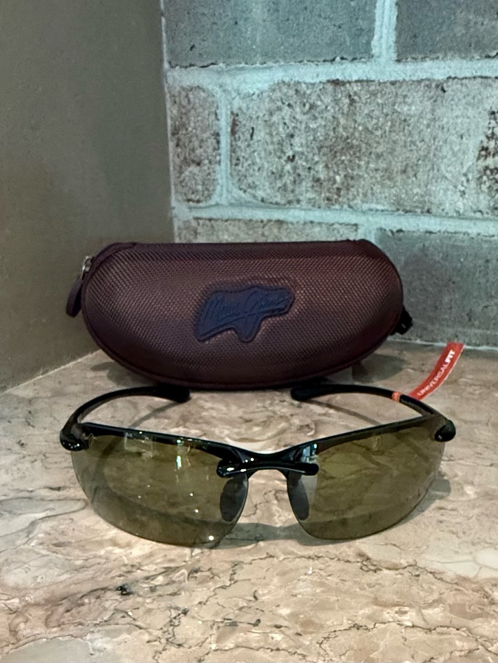 Maui Jim Gloss Black Frame Sunglasses with Brown Textured Case